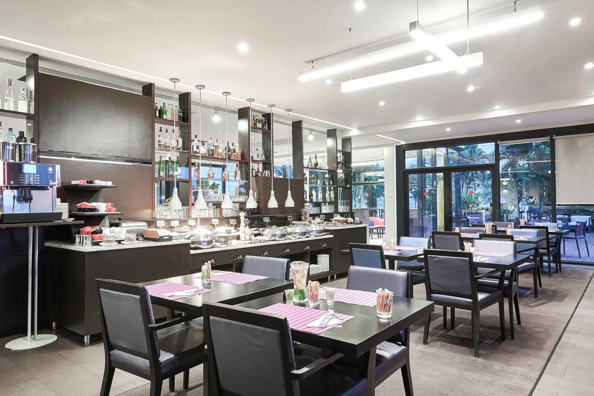 Novotel Abidjan Plateau Eksteriør bilde
