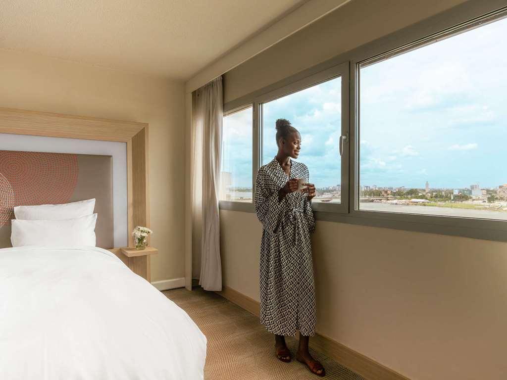 Novotel Abidjan Plateau Rom bilde